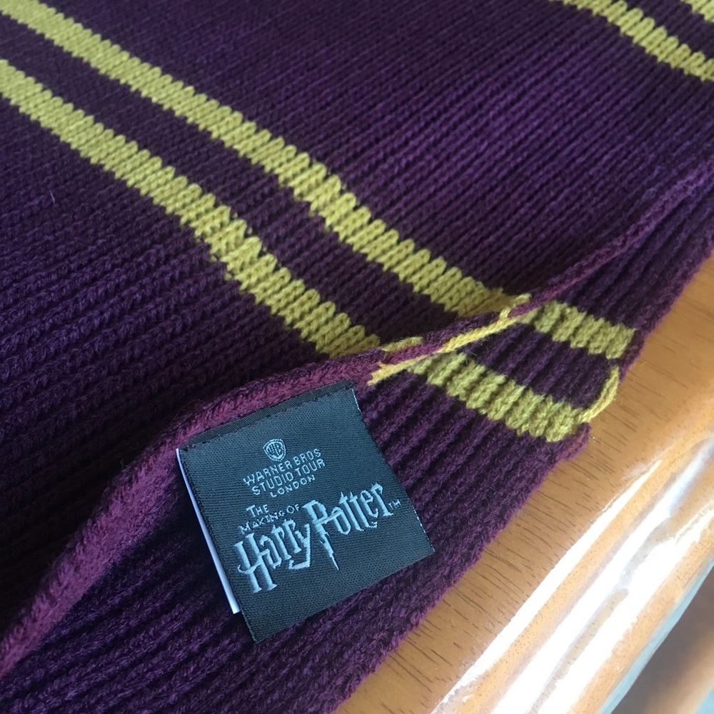 Gryffindor Scarf - Picture 2 of 2